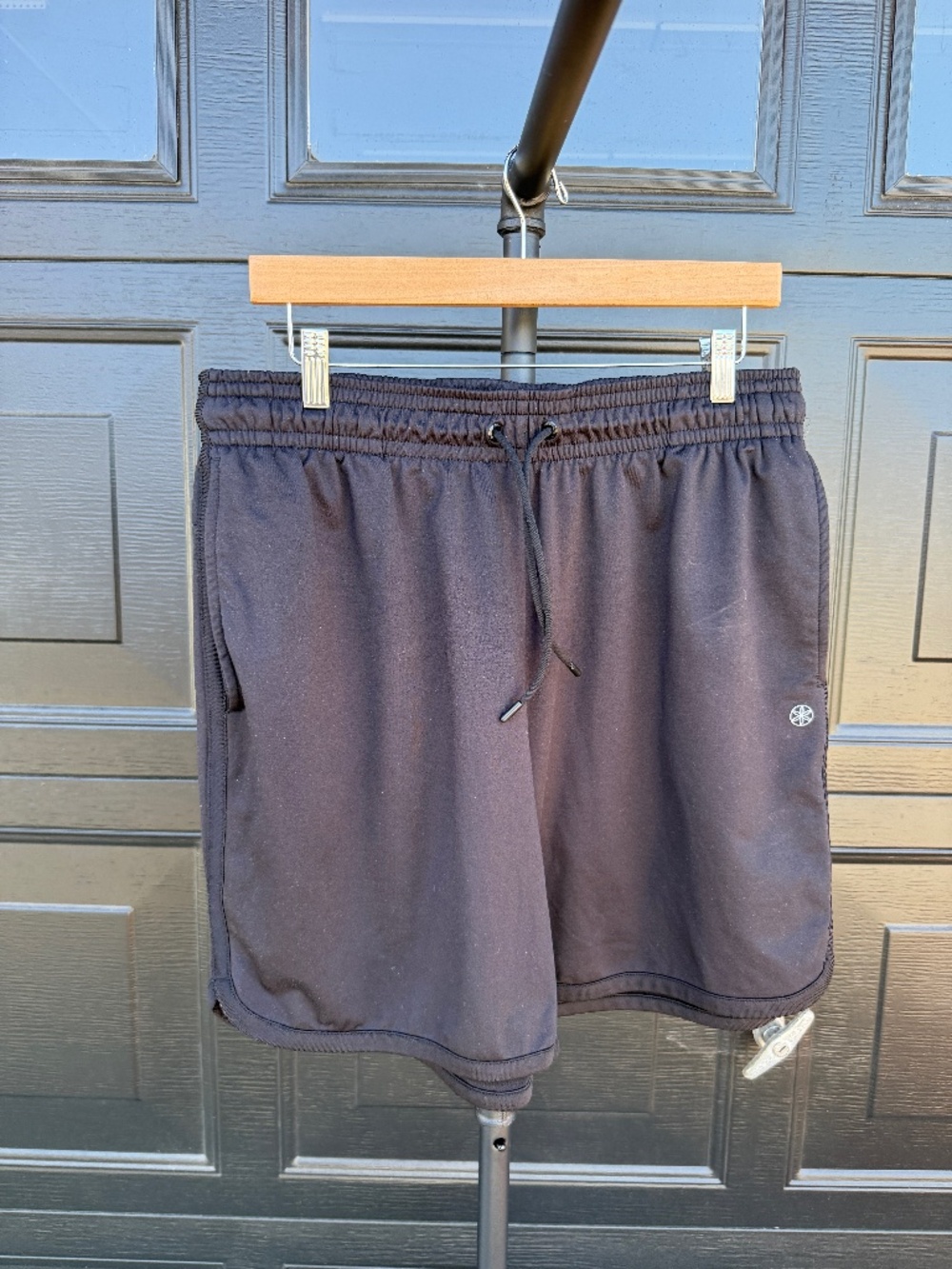 Used! Men's GAIAM Large Black Performance Comfy Training Drawstring Gym Shorts